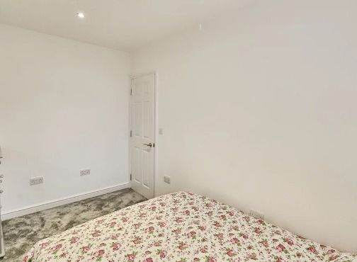 Unfurnished 1-Bedroom Home with Large Kitchen & Parking - COMPANY LET ALLOWED