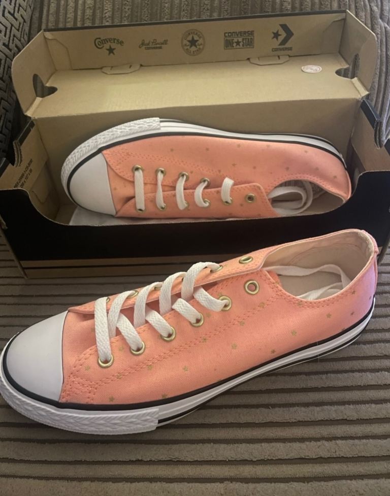 BNIB Converse - Size 5