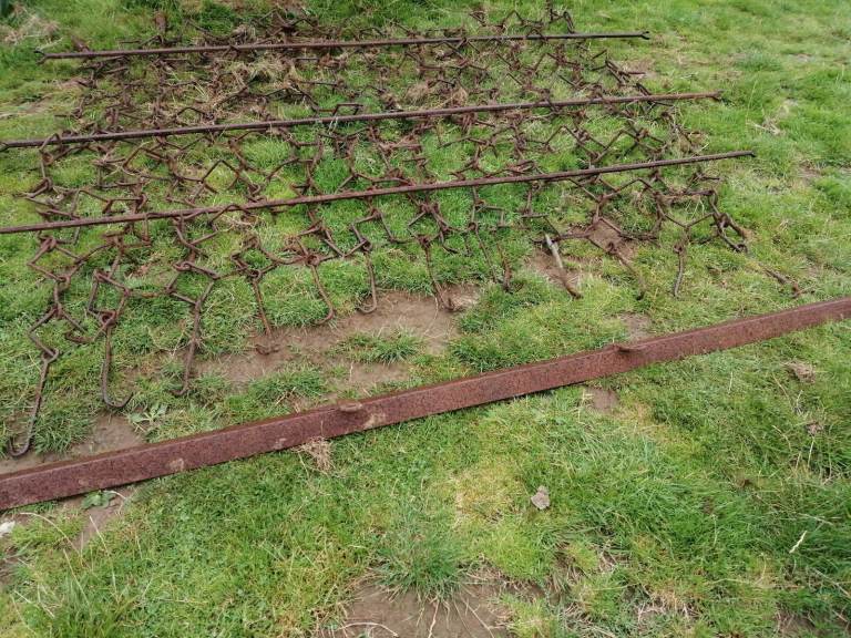 CHAIN HARROWS