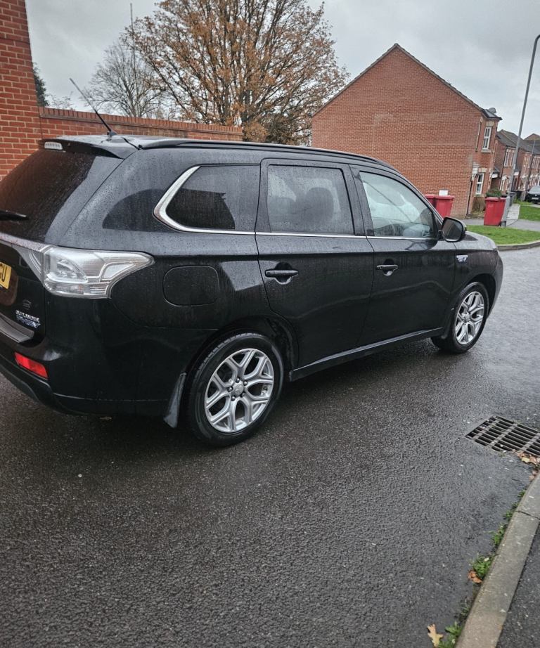 Mitsubishi Outlander 2015 | Automatic | Reliable Family SUV