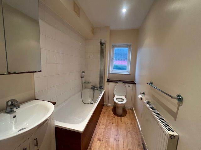 1 Bedroom Ground Floor Flat Loxford Lane Ilford  IG3 9AE To Let 