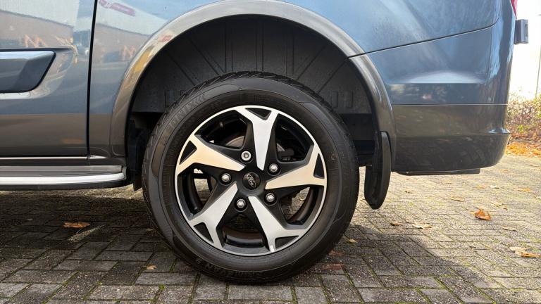 2021 Ford Transit Custom 320 L1 Diesel Fwd 2.0 EcoBlue 170ps Low Roof D/Cab Active Van Auto Crew ...