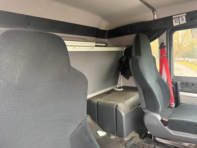 MAN TG-M 18.250, BOX WITH UNDERSLUNG TAILLIFT 