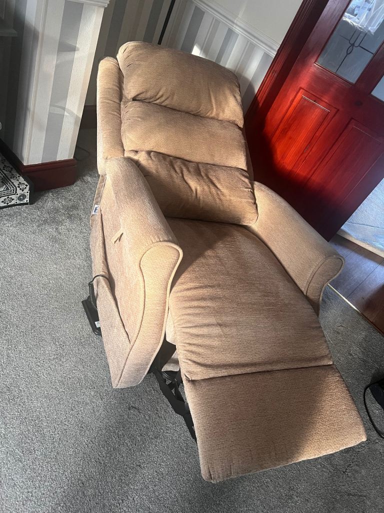 Riser Recliner Chair