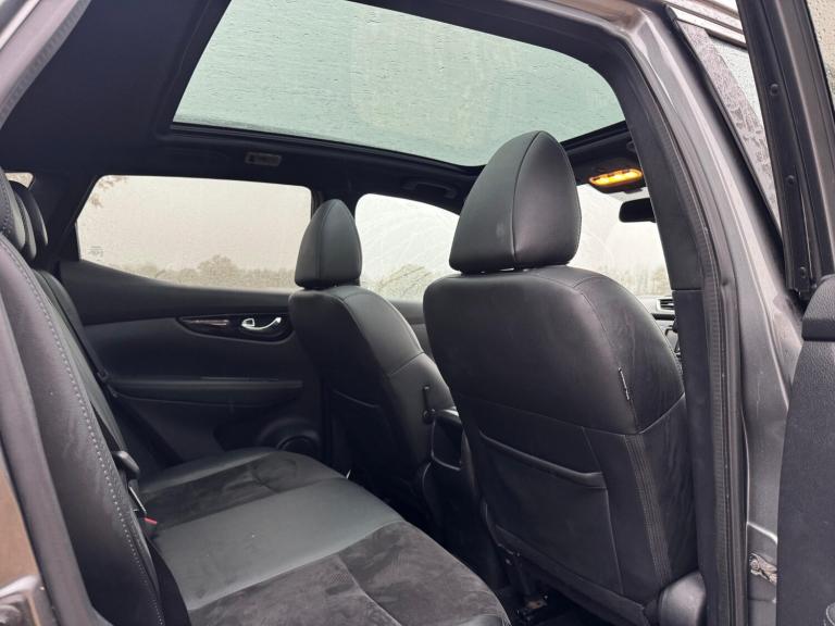 2017 Nissan Qashqai 1.5 dCi N-Vision 5dr HATCHBACK Diesel Manual