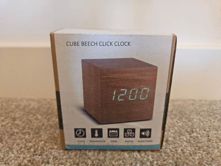 Designer LED clock Gingko Cube Beech Click Clock 