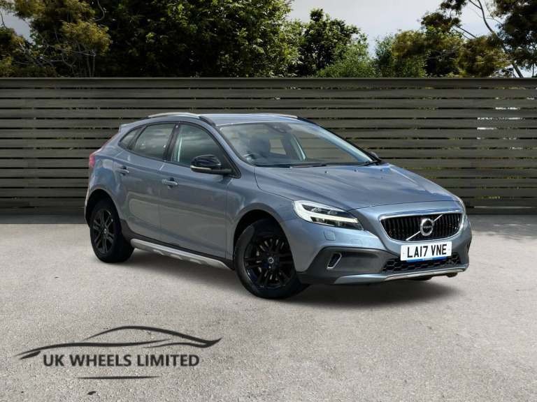 2017 Volvo V40 Cross Country 1.5 T3 Nav Plus Auto Euro 6 (s/s) 5dr HATCHBACK Petrol Automatic