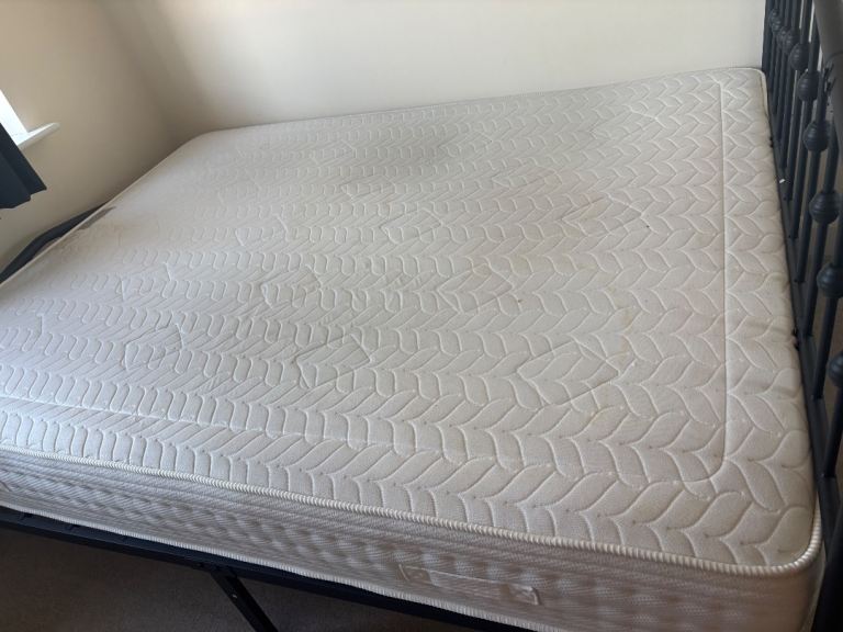 Super king Mattress – White, Good Condition