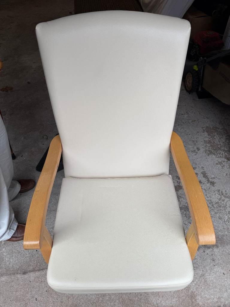 Hardwood/Support style highback chair