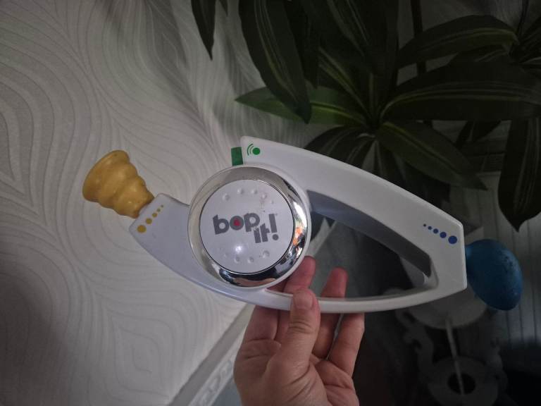 Bop It! Electronic Game – White, Good Condition
