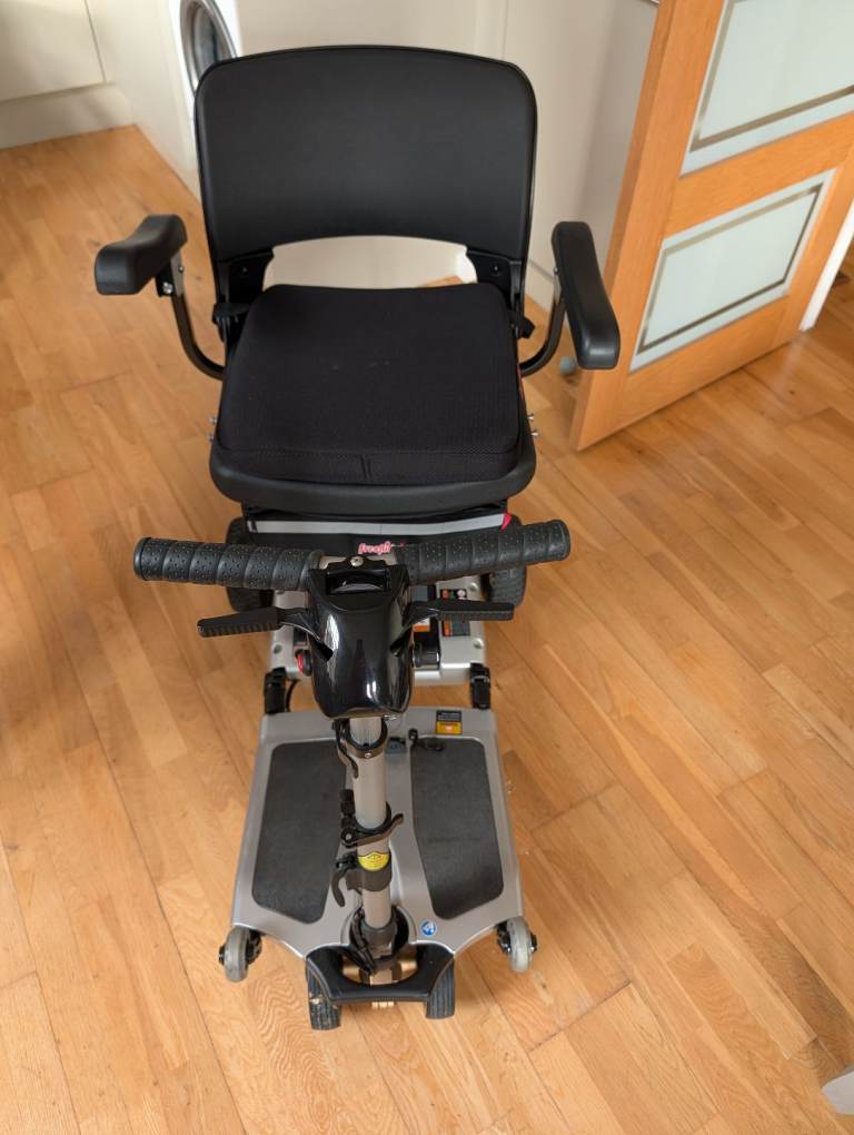 Luggie Folding Mobility Scooter – Lightweight Travel Scooter – Excellent Condition