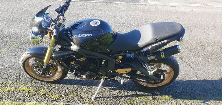 2011 TRIUMPH STREET TRIPLE 675 STUNNING BIKE