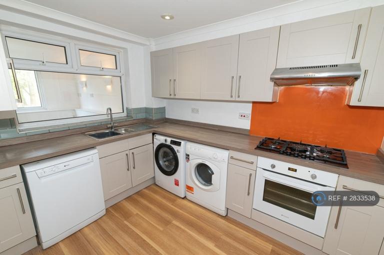 5 bedroom house in Jermayns, Basildon, SS15 (5 bed) (#2833538)