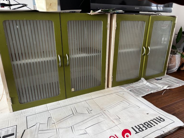 Vintage Retro Wall-Mounted Kitchen Cabinets