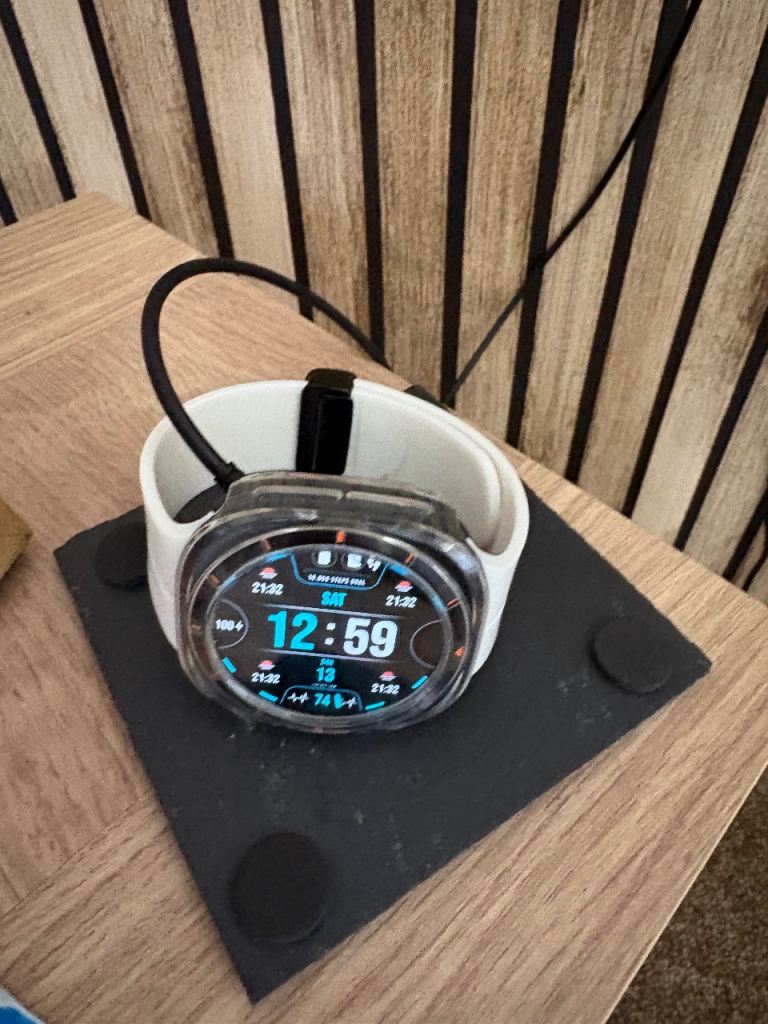 Smart Watch with Charging Dock – White, Good Condition