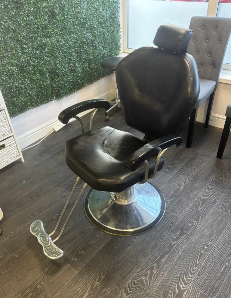 Barber / lash / beauty chair