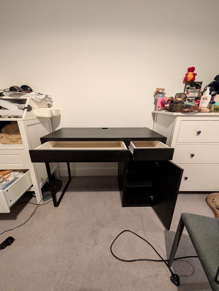 IKEA MICKE Black Desk