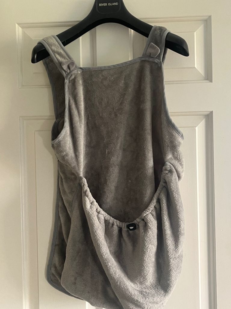 Cat carrying apron 