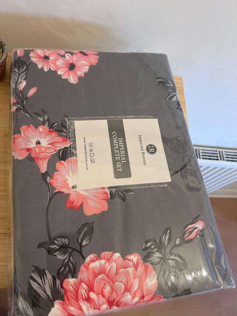 New King Size Duvet Cover & Bedding Set – Grey Floral