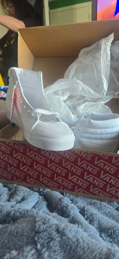 Mens sk8 hi vans trainers brand new not even tried on size 8 with box