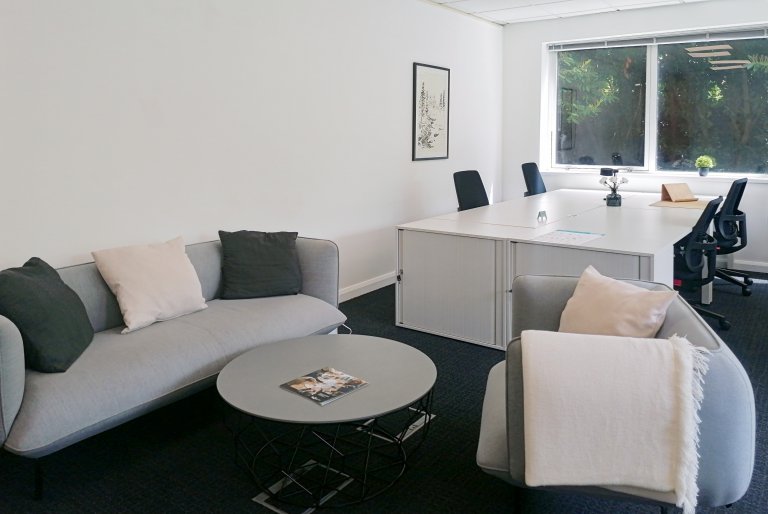 Exeter - EX13QS \ Hot Desk in a Ready-to-Use Coworking Space