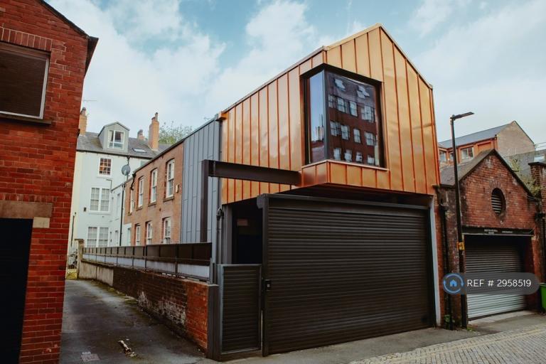 2 bedroom flat in Somers St, Leeds, LS1 (2 bed) (#2958519)