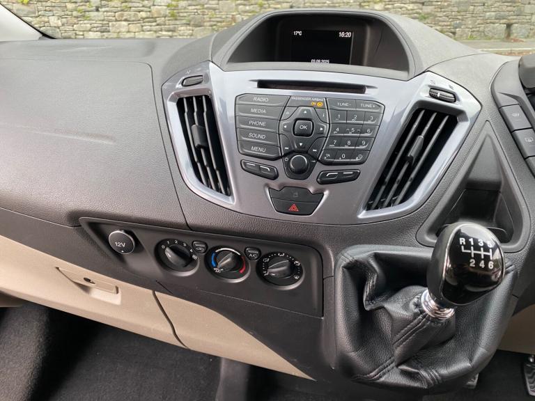 2017 Ford Tourneo Custom Ford Tourneo Custom 2.0 TDCi 130ps 9 Seater Leather Titanium Minibus Cam...