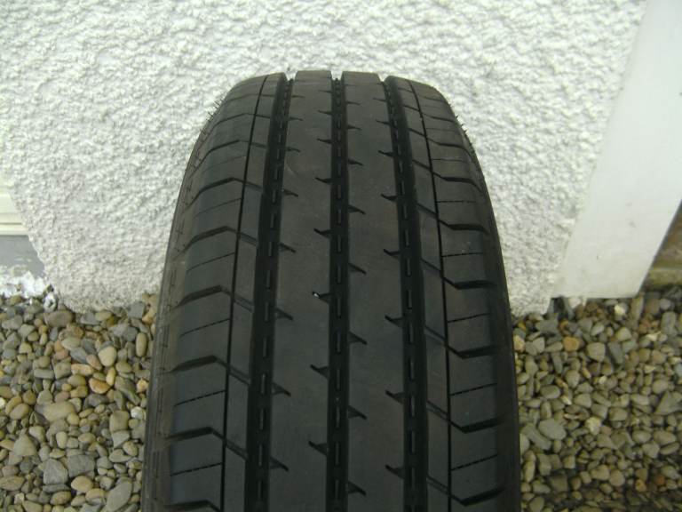 VAN TYRE 195/65X16 TRIANGLE VAN TYRE 195/65R16 