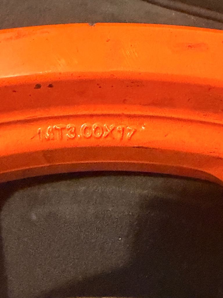 Ktm duke 390 wheels 