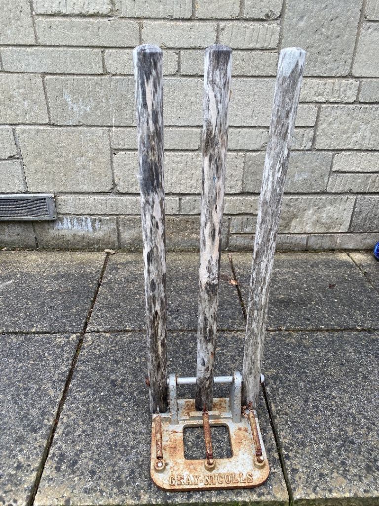 Gray Nicolls cricket stumps