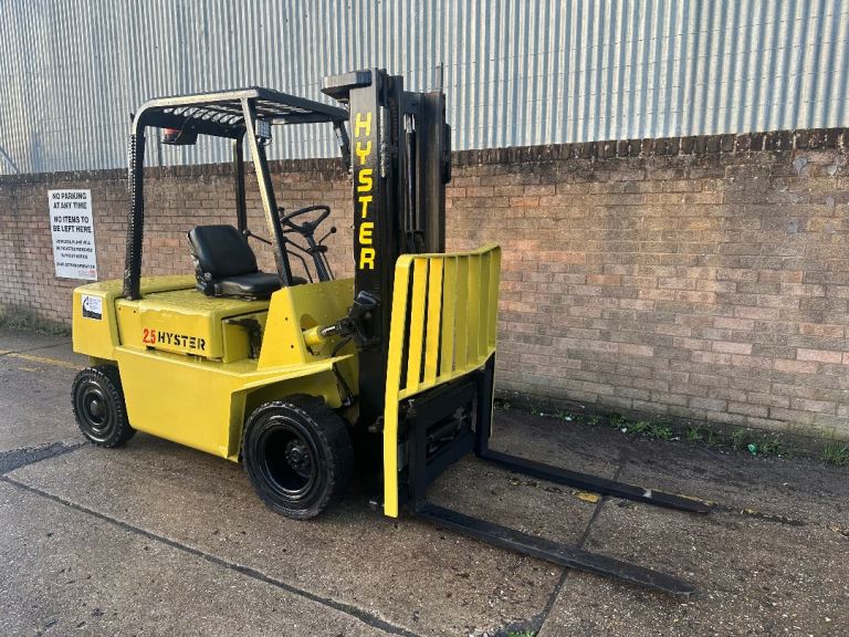 Hyster 2.5t diesel forklift, container spec triple mast, sideshift 