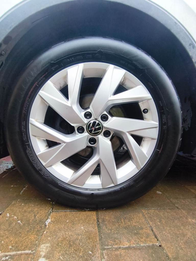 Genuine 18" Volkswagen Alloy Wheels 