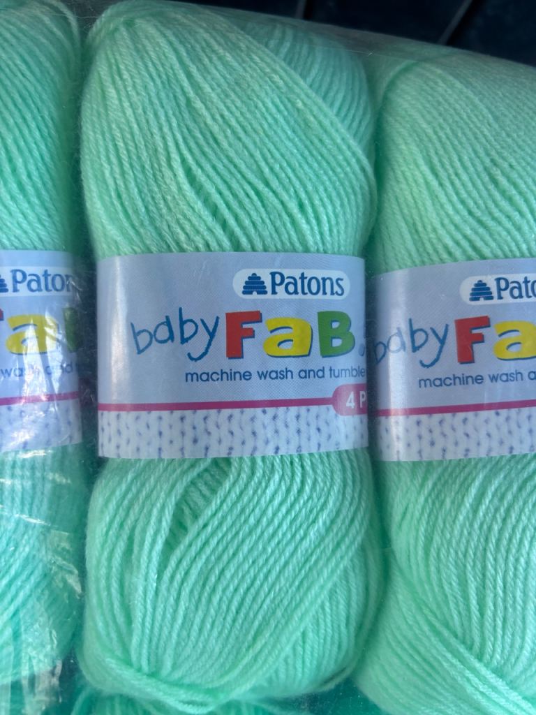 10 balls of yarn 