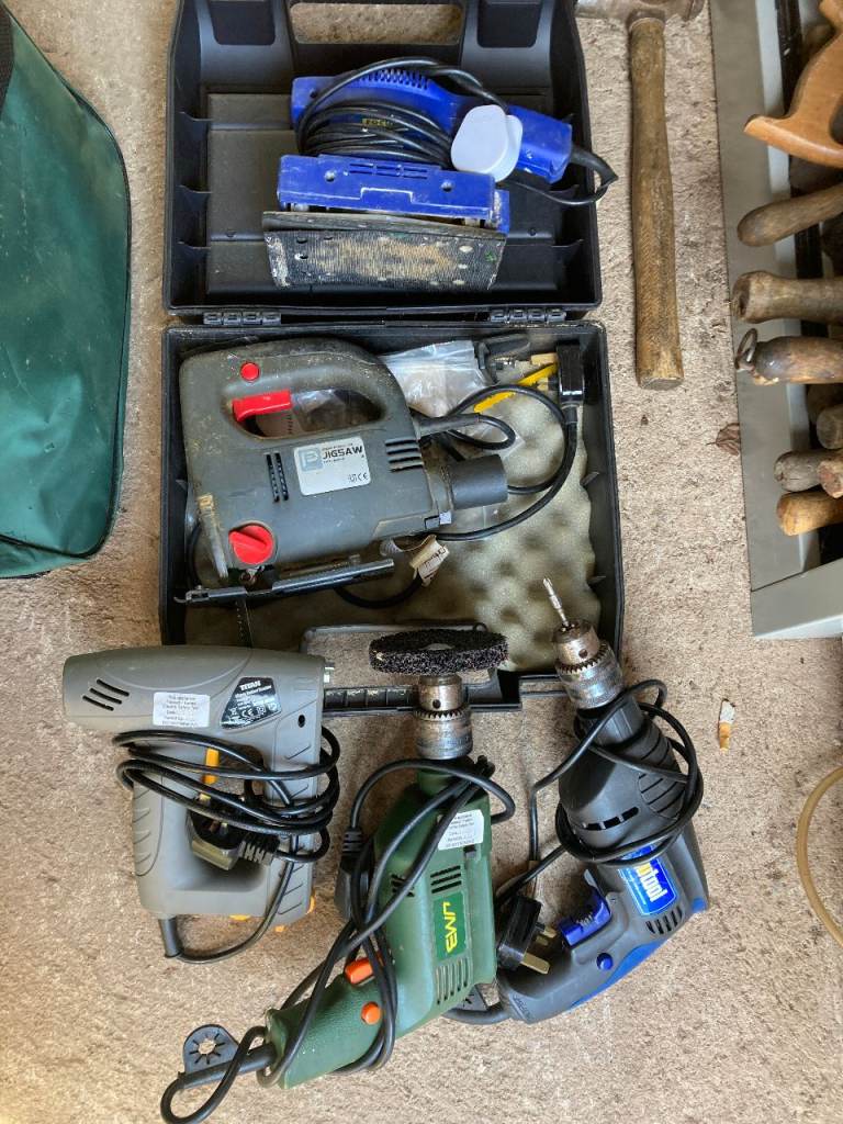 BUNDLE OF POWER TOOLS