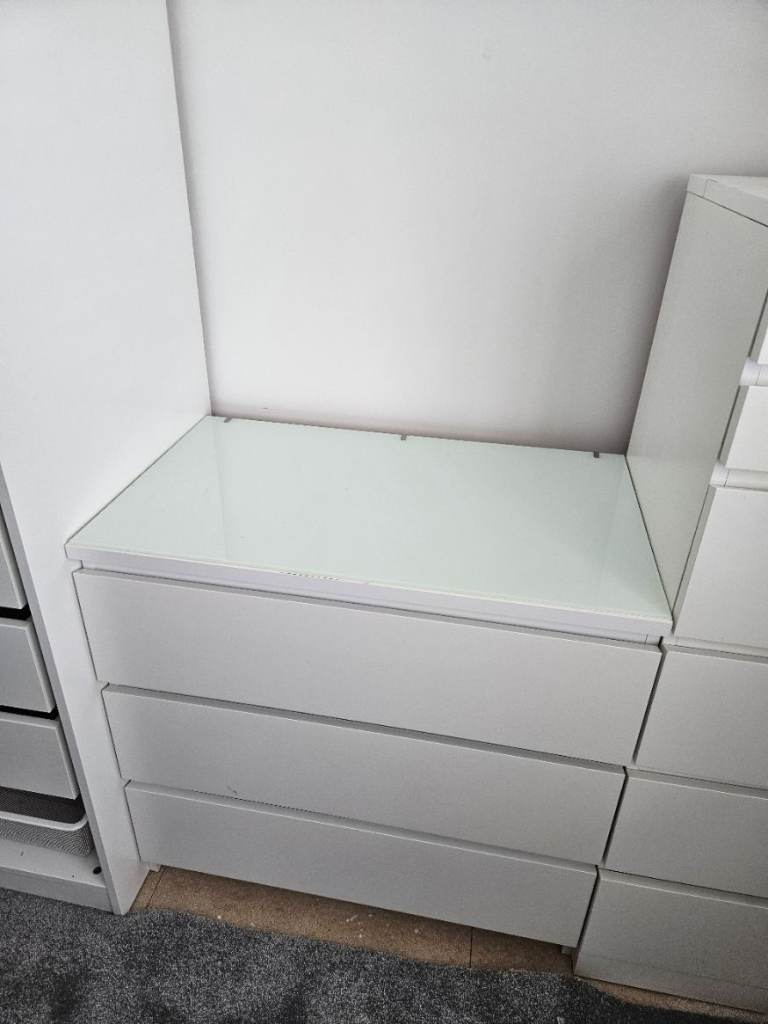 IKEA MALM chest of 3 drawers, white, good condition with glass top protector