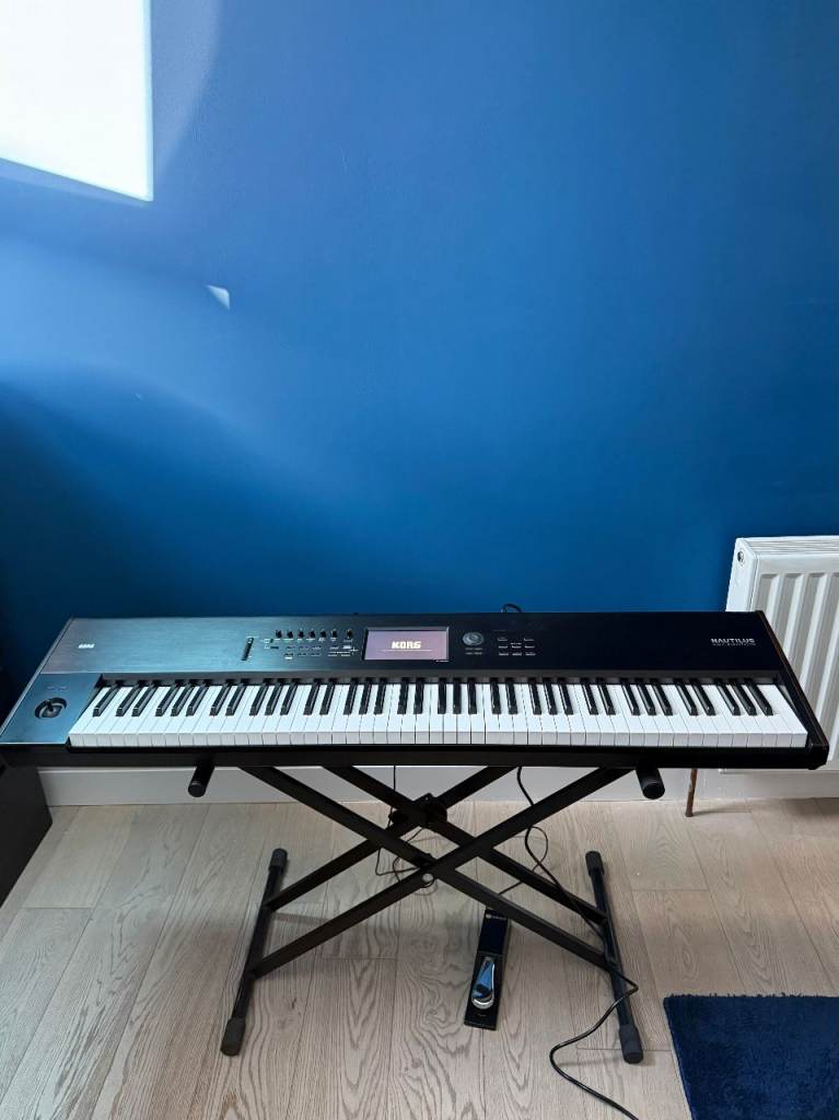 Korg Nautilus 88 Keyboard Workstation (incl. flight case)