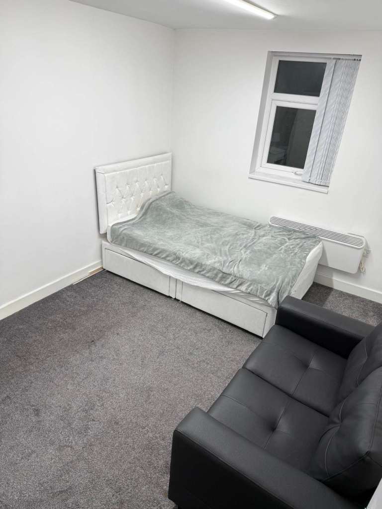 Spacious & Cosy Single Room For Rent AT L13 8AT