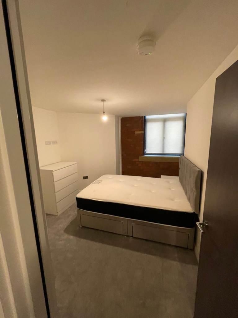 1 Bed Flat, Conditioning House, BD1