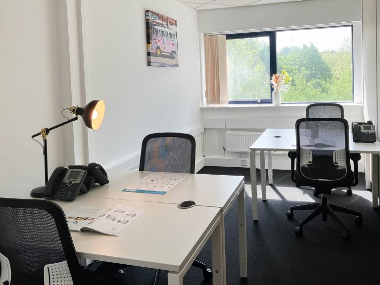Preston - PR2 2YB \ Secure an Office with 5 Workstations