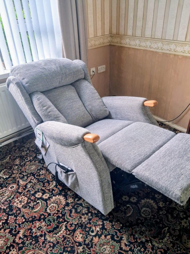Celebrity Fabric reclining chair 