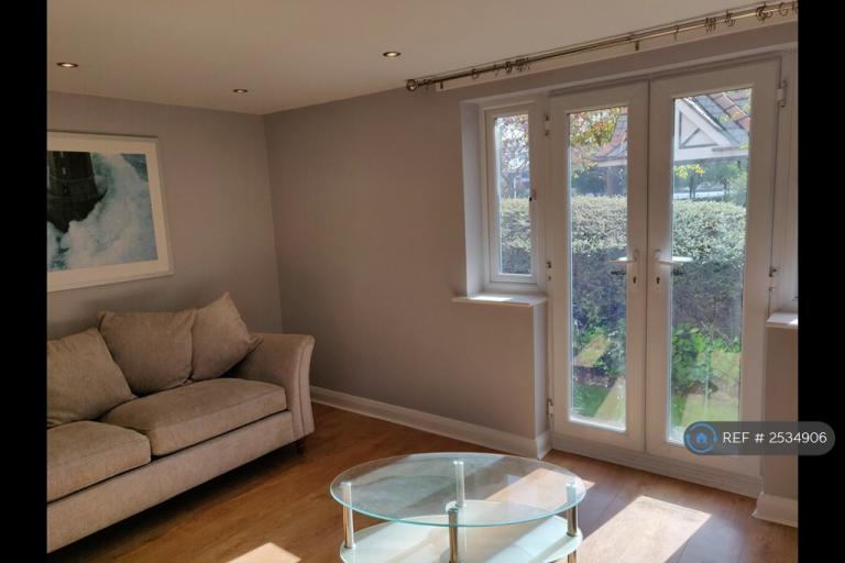 2 bedroom flat in Salford Quays, Salford, M50 (2 bed) (#2534906)