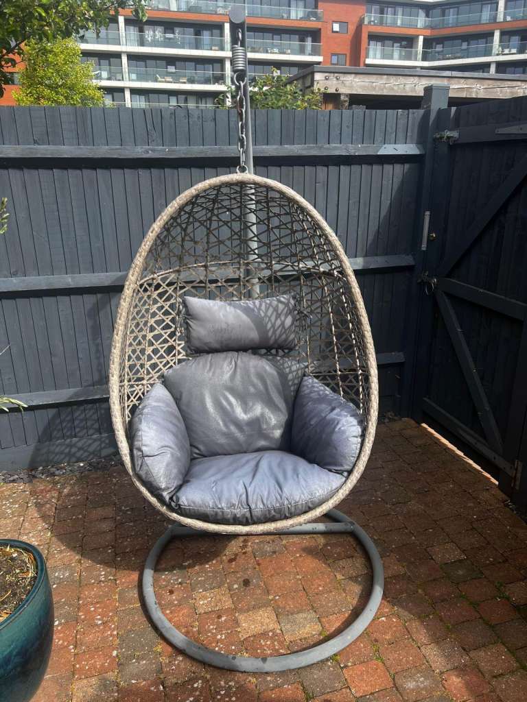 Egg Chair/Hanging Chair for Garden or Balcony