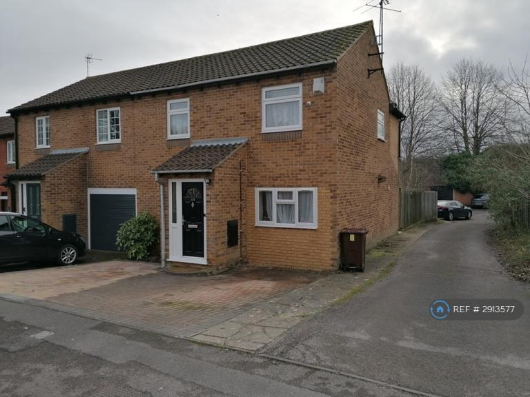 4 bedroom house in Chilcombe Way, Reading, RG6 (4 bed) (#2913577)