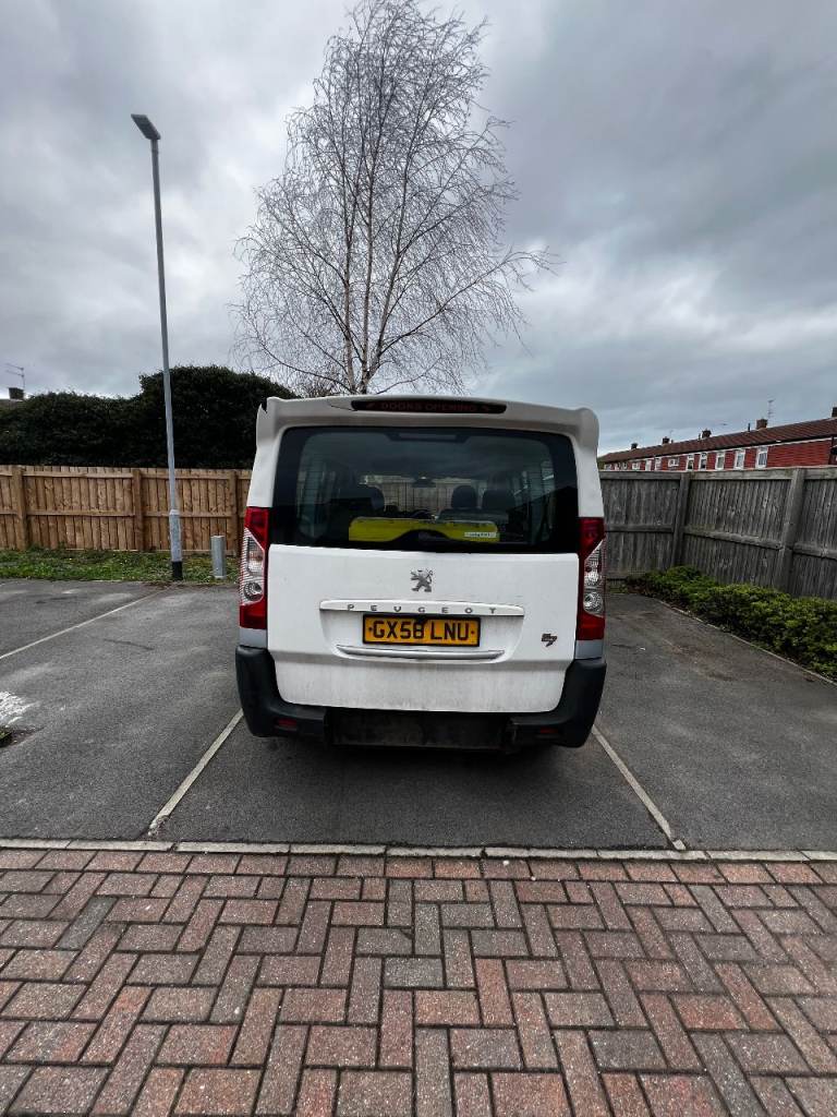 Peugeot Expert Tepee WAV – Wheelchair Accessible – Cat S – Oil Leak – 2008 – 175k km – SORN