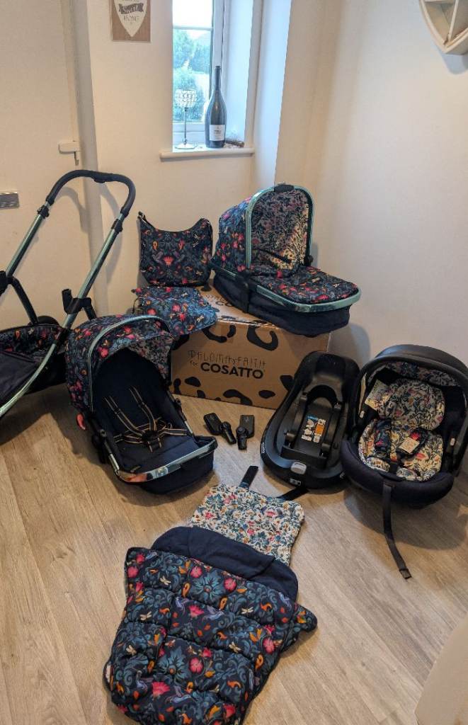 Pushchair travel system 