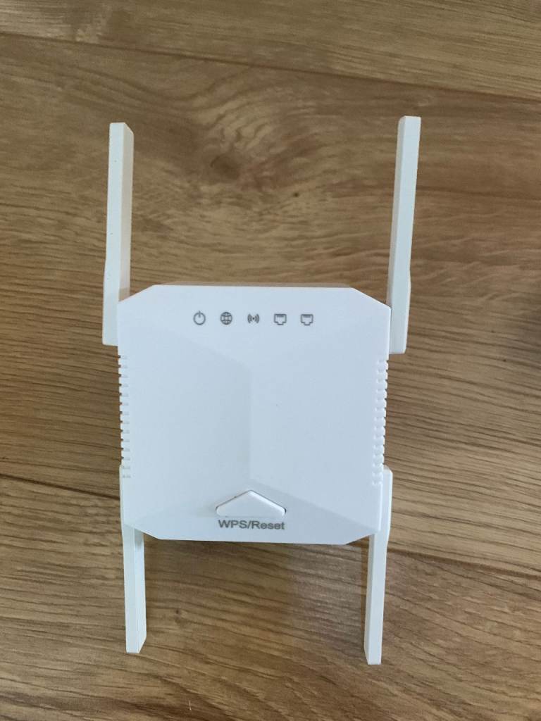 Brand new Wi-fi Range Extender/ Signal Booster