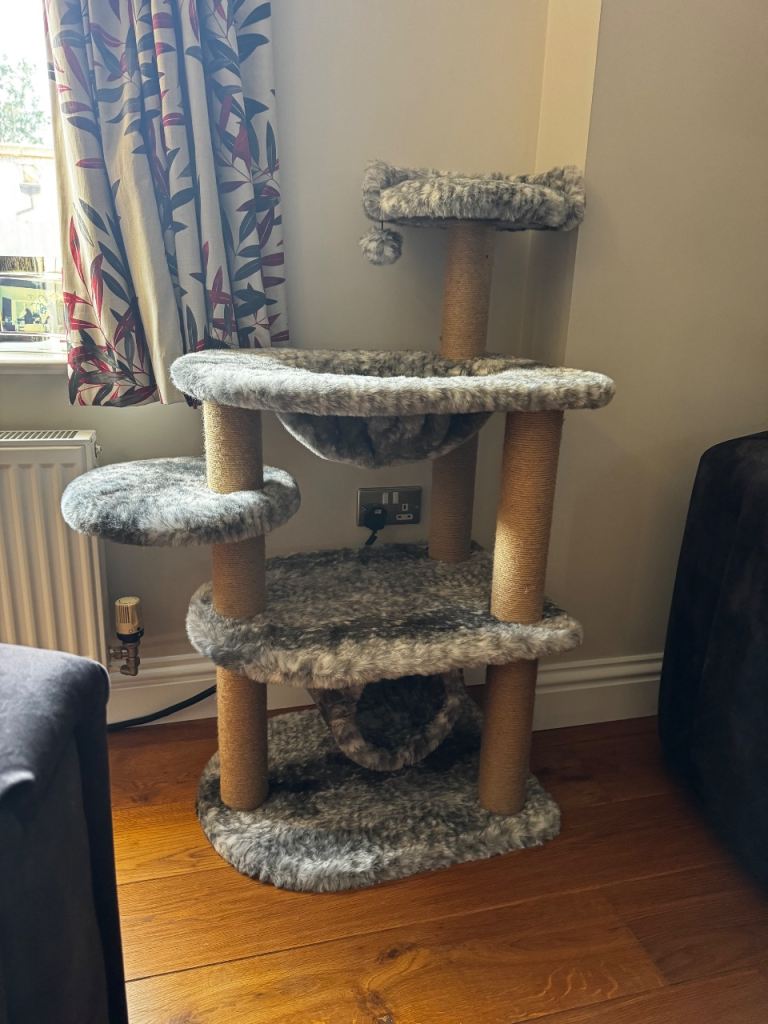 Cat tree