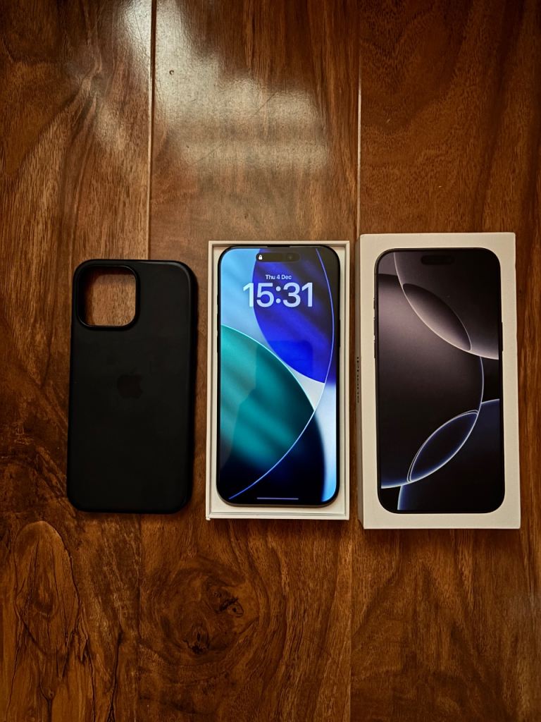 Apple iPhone 16 Pro Max 256GB Black Titanium-Unlocked-In Immaculate Condition 