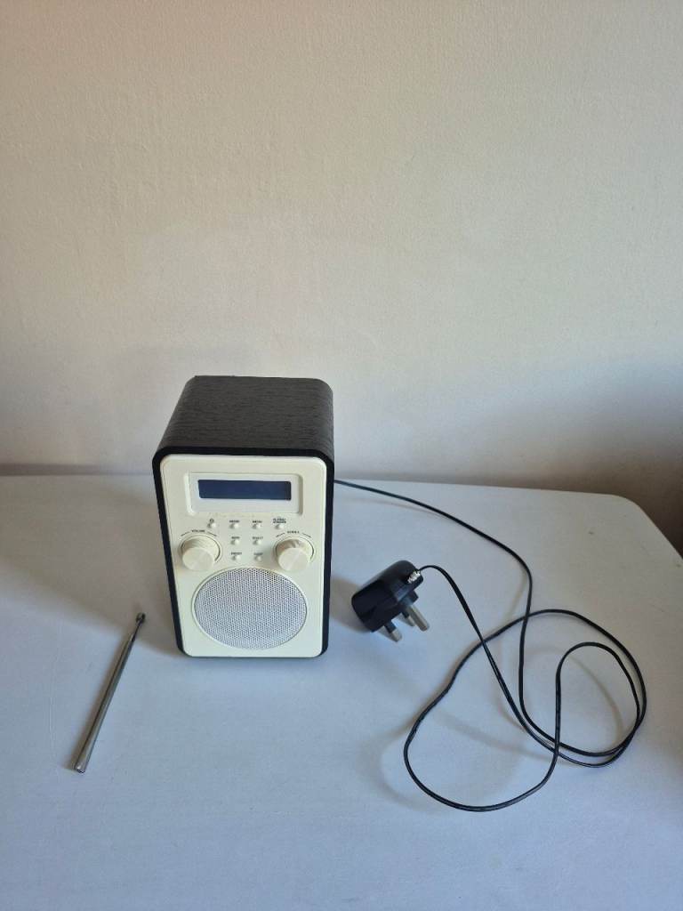 Tesco DAB & FM Radio - Good Condition