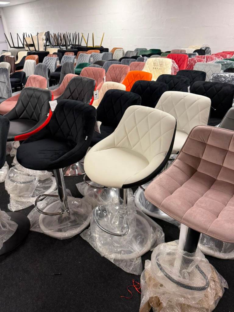 Modern Velvet & Faux Leather Swivel Bar Stools – Diamond & Grid Tufted Chairs